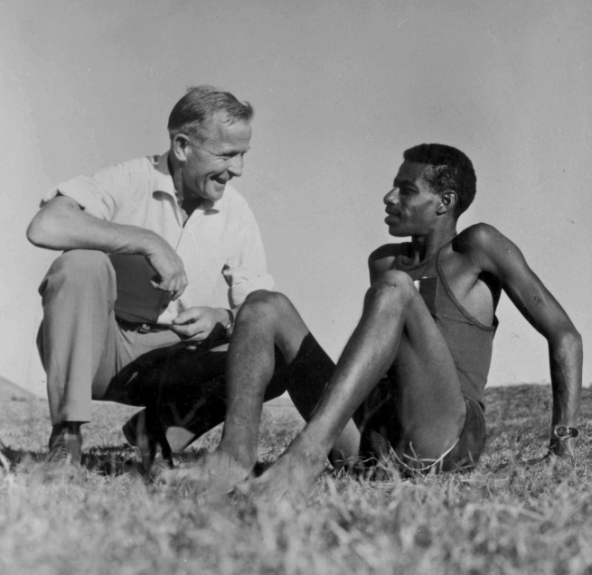 ታዋቂው የቦይ ስካውት ሰው አሰልጣኝ ኦኒ ኒስካነንና ሻምበል አበበ ቢቂላ