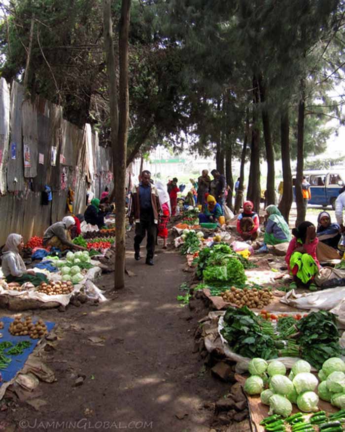 Live in Addis. ኑሮ በአዲስ አበባ