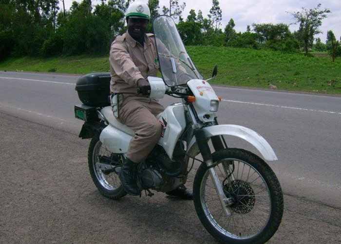 AA traffic police. በደመነፍስ የሚነዱ ትራፊክ ፖሊሶችና የአዲስ አበባ የትራንስፖርት ችግር