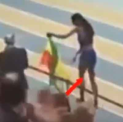 ገንዘቤ ዲባባ ሰንደቃላማችንን ወደ መሬት ተመልሳ ስትጥል። ገንዘቤ ዲባባ