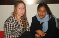 (ከግራ ወደ ቀኝ) አና ኦተርሆልም እና ወ/ሮ ሶፊያ ብርሃነ 