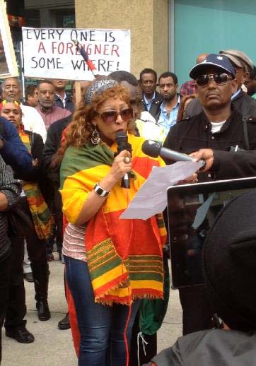 Ethiopians protested in Melbourne. Ethiopians protested in Melbourne. በሜልበርን የሚገኙ ኢትዮጵያዊያን በደቡብ አፍሪካና በሊቢያ በወገኖቻችን ላይ የተፈጸመውን ኢሰብዓዊ ጥቃት በመቃወም ከፍተኛ የተቃውሞ ሰልፍ አደረጉ
