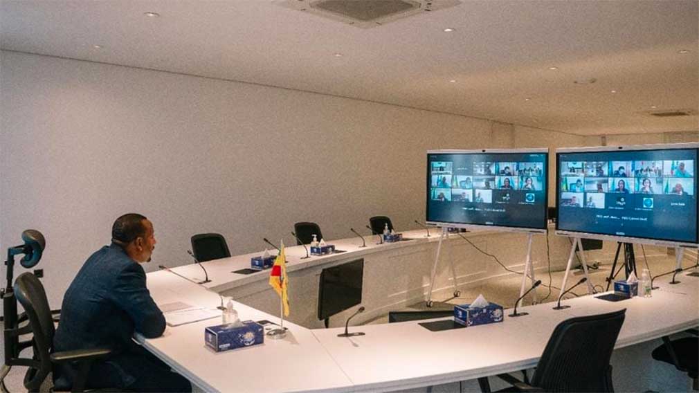 ጠቅላይ ሚኒስትር ዶ/ር ዐቢይ አሕመድ ከካቢኔ አባላቶቻቸው ጋር ስብሰባ ሲያካሒዱ